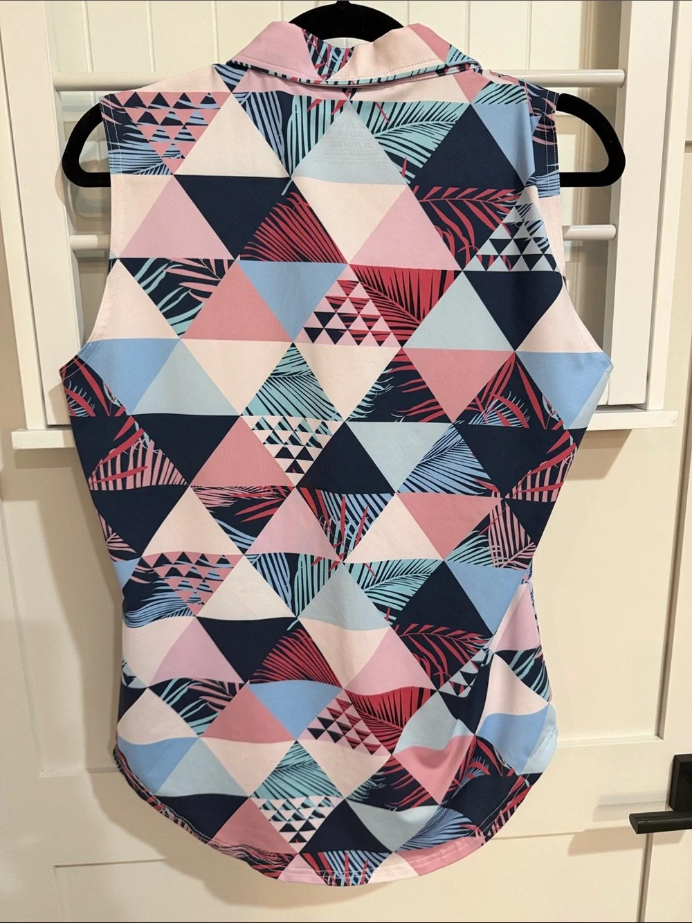Golf Sleeveless Tank Top - Pink & Blue Geo